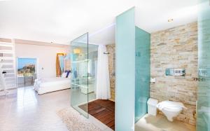 Phòng tắm tại Lindos View Hotel