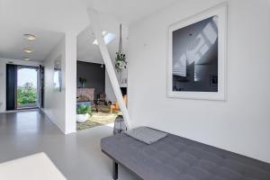 TV a/nebo společenská místnost v ubytování Eyvindarholt Guesthouse