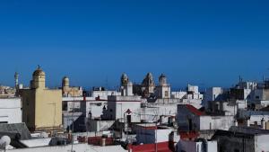 Zdjęcie z galerii obiektu APARTAMENTOS MINA4 tipo II Torre Mirador w Kadyksie