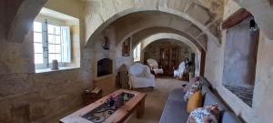 Gallery image of Dar Ta' Xmun - idyllic farmhouse with pool, garden, seaview & sunset in San Lawrenz