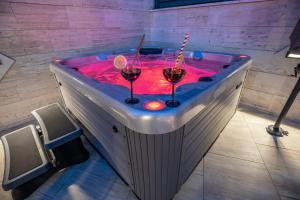 Fotografia z galérie ubytovania Villa Marassi with Heated Pool, Hot Tub and Sauna v destinácii Crikvenica