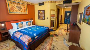 Postel nebo postele na pokoji v ubytování LEGOLAND Hotel Dubai