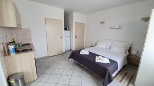 Postel nebo postele na pokoji v ubytování Batkoski Apartments