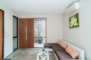 Ruang duduk di Three J Residence