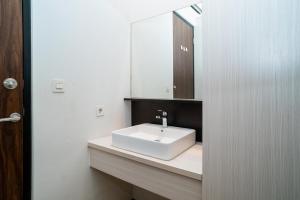 Bilik mandi di Three J Residence