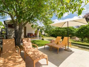 Vonkajšia záhrada v ubytovaní Holiday Home Tomazin by Interhome