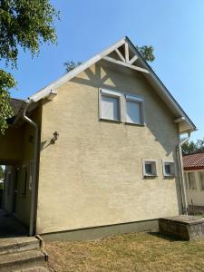 Budova, v ktorej sa apartmán nachádza
