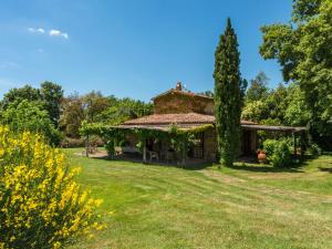 A garden outside Holiday Home Ginestra by Interhome