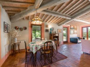 A seating area at Holiday Home Ginestra by Interhome