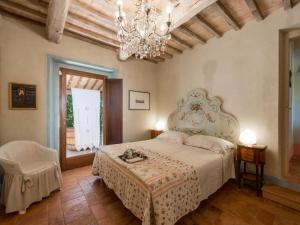 A bed or beds in a room at Holiday Home Ginestra by Interhome