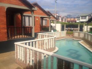 Bazén v ubytování Hotel Aguablanca nebo v jeho okolí
