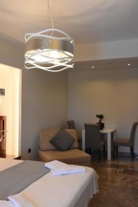 Posedenie v ubytovaní Viaros Hotel Apartments