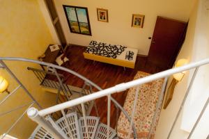 an overhead view of a stairway with a room at Casa Flora in Civitella dʼAgliano