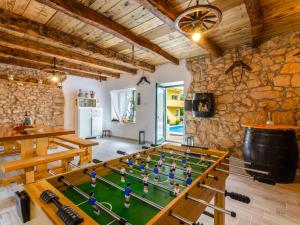 Herní místnost v ubytování Holiday Home Villa Anđelika by Interhome