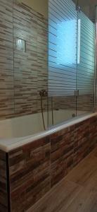 A bathroom at Evelina's View