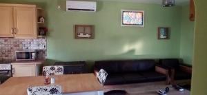 A kitchen or kitchenette at Evelina's View