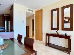 Fotografia z galérie ubytovania Malibu Mansion Club la Costa World with Sea View and hydromassage bath in Mijas Costa v destinácii Fuengirola