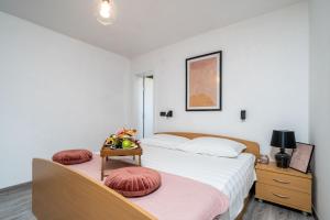 Postel nebo postele na pokoji v ubytování Luxury Villa Emma with Private Pool + 37 fotografií