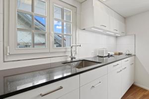 Cucina o angolo cottura di GUEST HOUSE HERMES Contactless Self Checkin