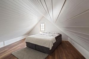 Letto o letti in una camera di GUEST HOUSE HERMES Contactless Self Checkin