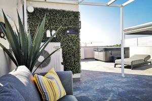 Posezení v ubytování Black Sun. Modern penthouse in Torrevieja