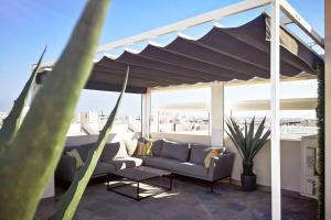 Posezení v ubytování Black Sun. Modern penthouse in Torrevieja
