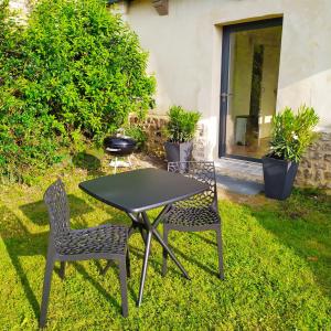 Сад в Gites et Spa - Manoir des Falaises