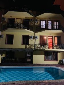 Bazén v ubytování Hotel RichI G A nebo v jeho okolí
