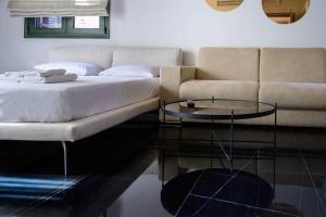 Posteľ alebo postele v izbe v ubytovaní Luxury Suites by Panagiota