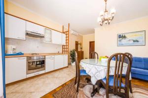 Fotografia z galérie ubytovania Apartments in Zadar/Zadar Riviera 7863 v destinácii Smirić