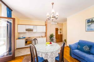 Fotografia z galérie ubytovania Apartments in Zadar/Zadar Riviera 7863 v destinácii Smirić