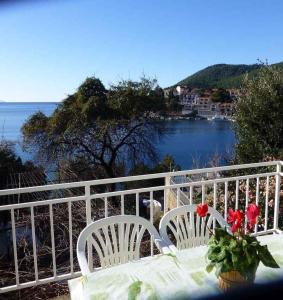 Fotografia z galérie ubytovania Brna, otok Korcula Two-Bedroom Apartment 1 v destinácii Brna