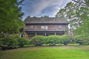 Gallery image of Luxury Log Cabin with 5 Private Acres and Hot Tub! in Pearcy