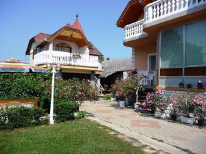 Κήπος έξω από το Apartments in Heviz - Balaton 18903