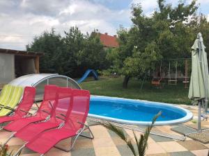 Bazén v ubytovaní Holiday home Balatonfuzfo - Balaton 18798 alebo v jeho blízkosti