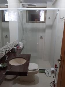 Bilik mandi di Casa Schmidt Centro Pedra Azul +35 gambar