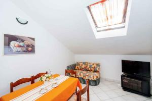 Posedenie v ubytovaní Apartment in Petrcane/Zadar Riviera 7842