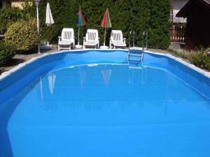 Bazén v ubytovaní Holiday home in Badacsonytomaj 20247 alebo v jeho blízkosti