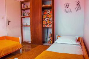 Postel nebo postele na pokoji v ubytování Apartment in Pucisca - Insel Brac 5972