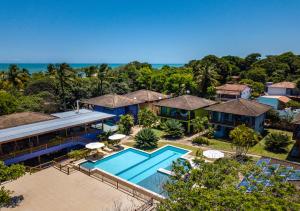 an aerial view of a villa with a swimming pool at Casa Villa Cristian in Arraial d'Ajuda