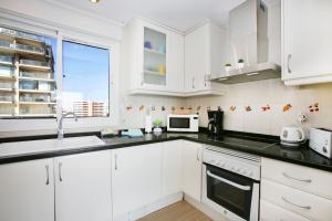 Kuchyň nebo kuchyňský kout v ubytování Apartamento Paradero de Ifach - Costa CarpeDiem