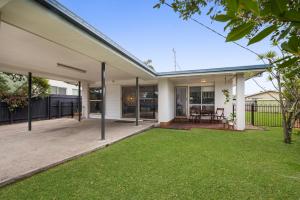 Gallery image of Spacious Family Beach House in Caloundra