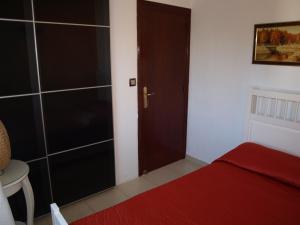 Fotografie z fotogalerie ubytování Near the beach, 8 bedrooms, sleeps 22, Jacuzzi, Full AC, BBQ, 2 kitchens, 2 dishwashers, fast internet, ping pong, cars not necessary v destinaci Les tres Cales