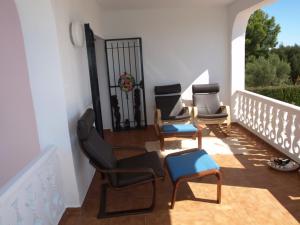 Fotografie z fotogalerie ubytování Near the beach, 8 bedrooms, sleeps 22, Jacuzzi, Full AC, BBQ, 2 kitchens, 2 dishwashers, fast internet, ping pong, cars not necessary v destinaci Les tres Cales