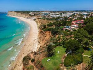 an aerial view of a beach and the ocean at Boutique Hotel Vivenda Miranda in Lagos