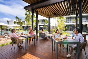 
A restaurant or other place to eat at Stay Wellbeing & Lifestyle Resort - SHA Extra Plus
