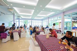 Gallery image of จวรีน ลอร์ด รีสอร์ท แอนด์ โฮเทล - Javarine Lord Resort&Hotel in Chao Lao Beach