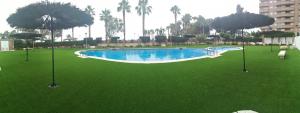 Bazén v ubytování Apartamento 1ª línea de playa VT-35658-CS nebo v jeho okolí