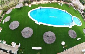 Bazén v ubytování Apartamento 1ª línea de playa VT-35658-CS nebo v jeho okolí