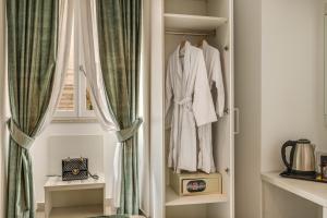 Fotografie z fotogalerie ubytování Trevi Palace Hotel v Římě